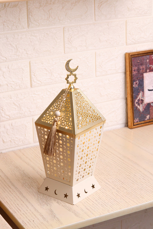 فانوس معدني مضيء