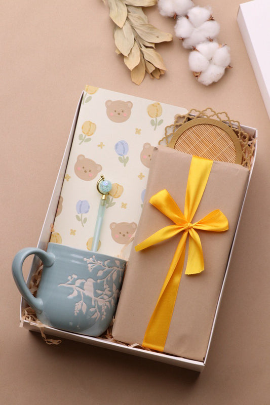 هدية باللون الأزرق الهاديء