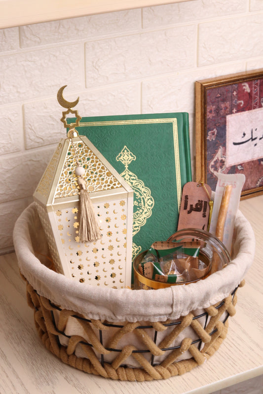 هدية "إقبال"